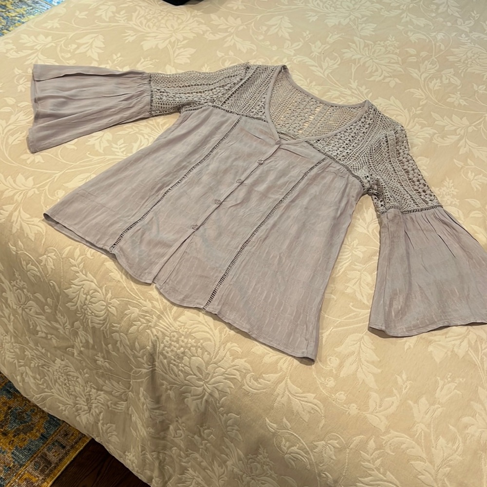 Pretty crochet, flutter sleeve top